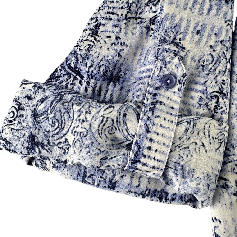 Chico's Fleur-de-lis Blouse Women’s Size 3 Blue XL/16 Easy Care Button Down - Picture 8 of 15